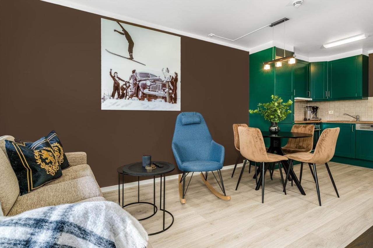 Sentrum, Terrasse Og Innendors Parkering *